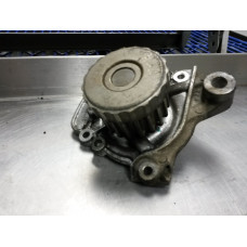 93Y016 Water Coolant Pump From 2002 Honda Civic  1.7